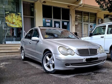 Mercedes C 230, 2003 il