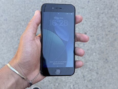 Apple iPhone SE (2022) Black 64GB/4GB