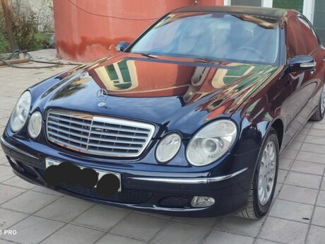 Mercedes E 240, 2002 il Mercedes E 240, 2002 il