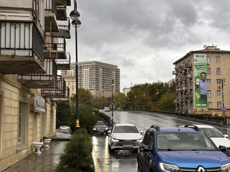28 Mayda 3 otaqlı köhnə tikili mənzil satılır, 75 m², 237 000 AZN, şəkil 2 / 12