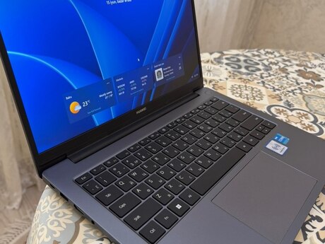 Huawei MateBook D14   Core i3