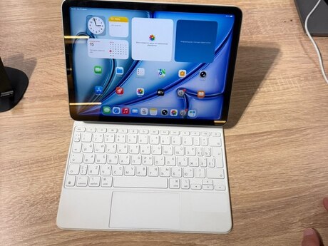 İpad Air 11 inch M2 128GB+ Magic keyboard 