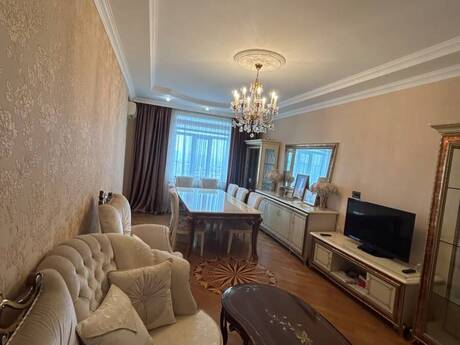 3-otaqlı yeni tikili, Həzi Aslanov m., 120 m²