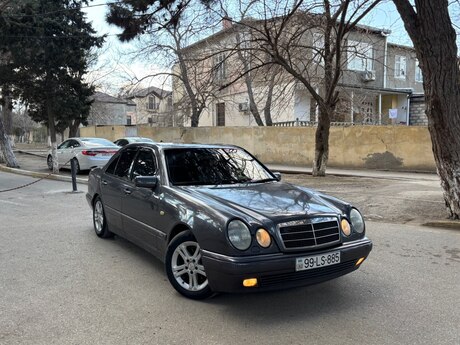 Mercedes E 240, 1999 il