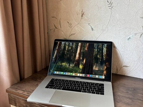 Apple Macbook Pro Touchbar 15.4 inch i9 32/512GB
