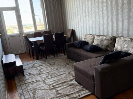 3-otaqlı yeni tikili kirayə verilir, 7-ci mkr., 100 m²