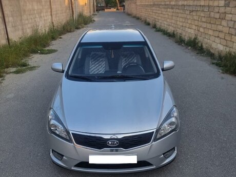 KIA Cee`d, 2010 il KIA Cee`d, 2010 il