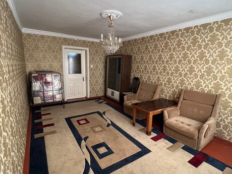 3-otaqlı mənzil kirayə verilir, Gəncə ş., 70 m²