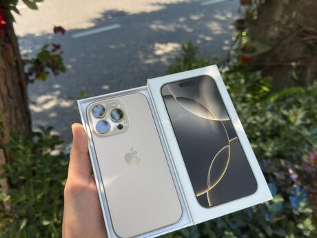 Apple iPhone 16 Pro Desert Titanium 128GB/8GB