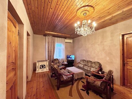 Həyət evi, Ziya Bünyadov küç.