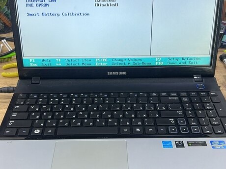 Samsung i7 noutbuku
