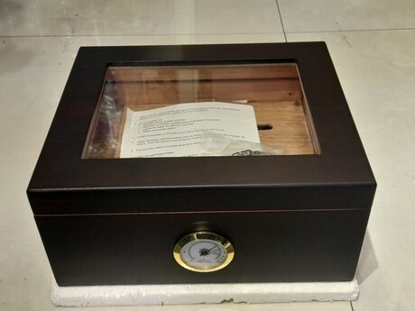 Siqar saxlama organayzeri Humidor Siqar saxlama organayzeri Humidor