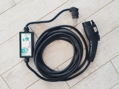 Evlab Type 1" avtomobil şarj cihazı