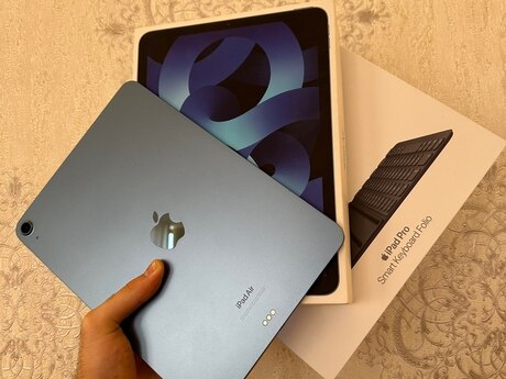 Apple iPad Air 5 (256GB) + Keyboard Folio + Magic Mouse2