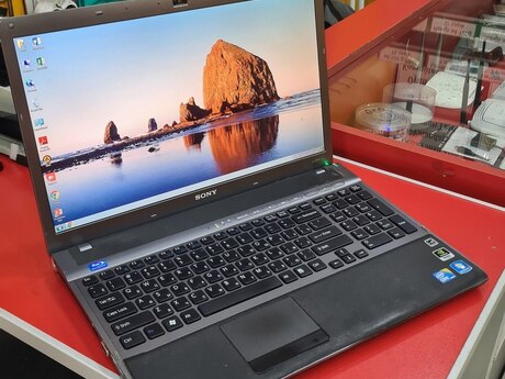 Noutbuk Sony Vaio VPCF1