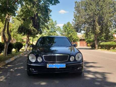 Mercedes E 240, 2002 il