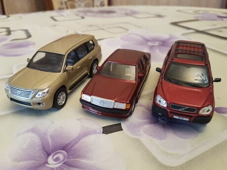 Lexus 570, Volvo 90, Mercedes 190 modeli