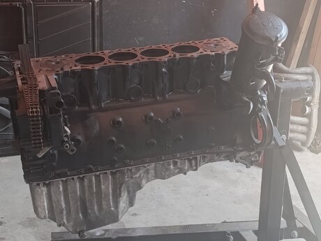 Mercedes OM606 yağ nasosu və karteri