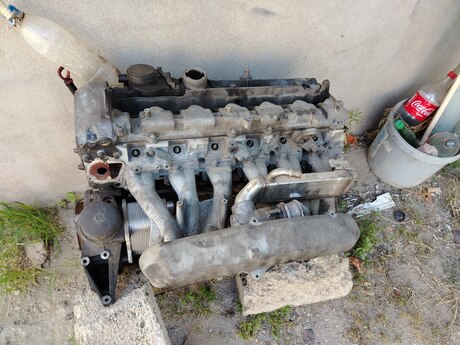 Mercedes W210 mühərrik başlığı