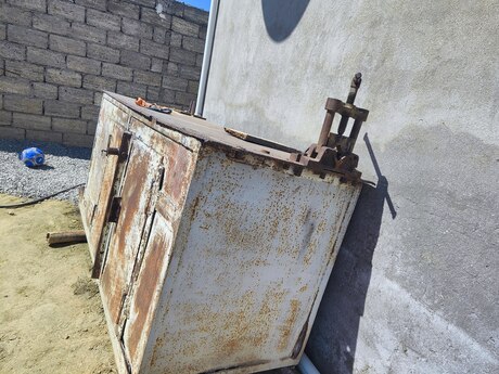 Metal yeşik