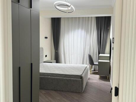 3-otaqlı yeni tikili, Memar Əcəmi m., 140 m²
