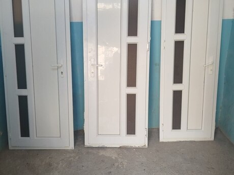 Plastik qapılar