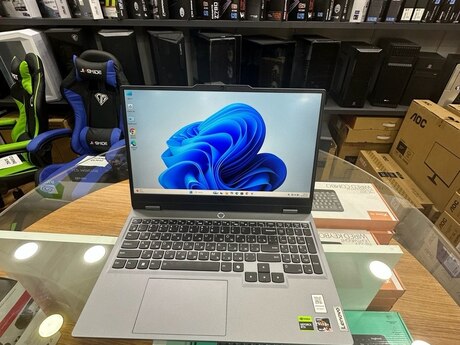 Noutbuk Lenovo Loq