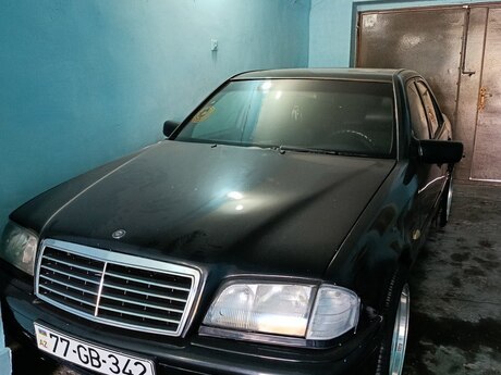 Mercedes 200, 2000 il Mercedes 200, 2000 il