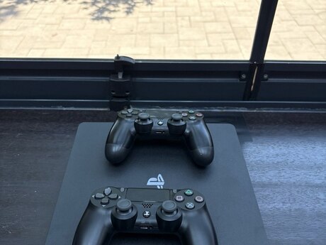 Sony PlayStation 4 Slim 1TB