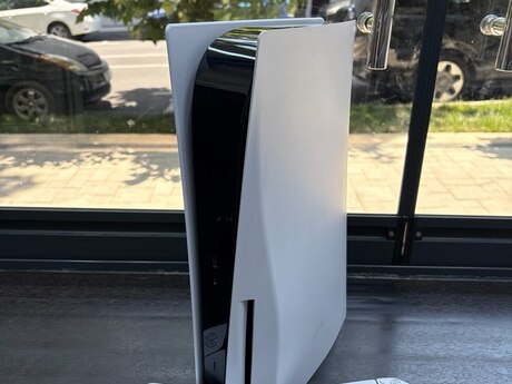 Playstation 5 + 2 Dualsense