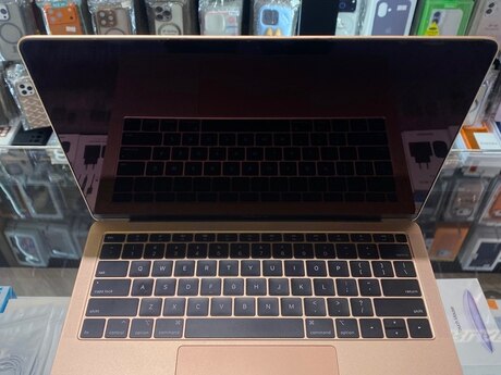 Apple MacBook Air 13” (2019) Apple MacBook Air 13” (2019)