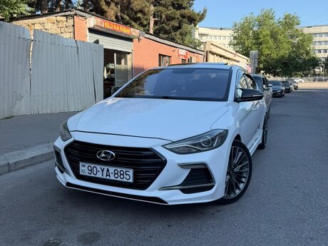 Hyundai Elantra, 2018 il