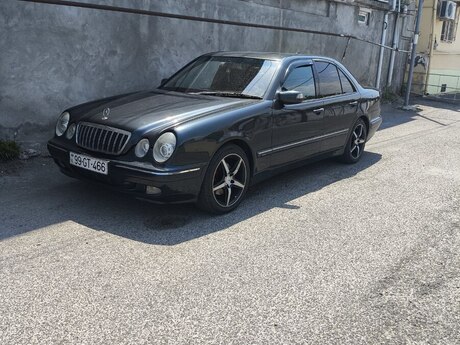 Mercedes E 270, 2000 il