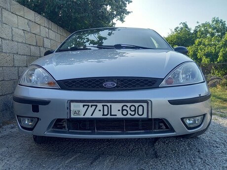 Ford Focus, 2002 il Ford Focus, 2002 il