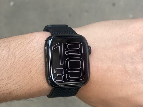 Apple Watch Series 11 Aluminum Jet Black 42mm