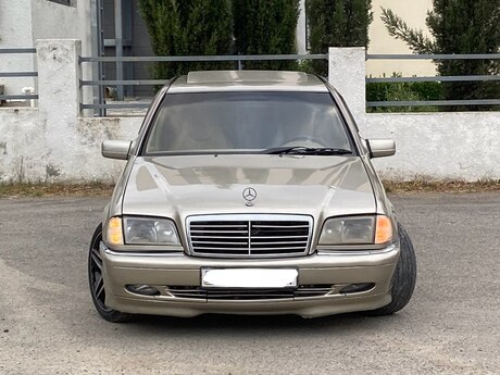 Mercedes C 200, 1999 il Mercedes C 200, 1999 il