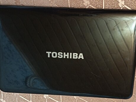 Toshiba noutbuku