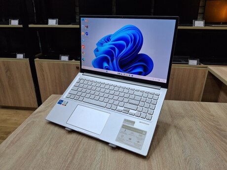 Asus VivoBook K3504VA – i5 13-cü Nəsil • OLED 2.8K