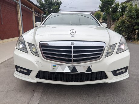 Mercedes E 350, 2010 il Mercedes E 350, 2010 il