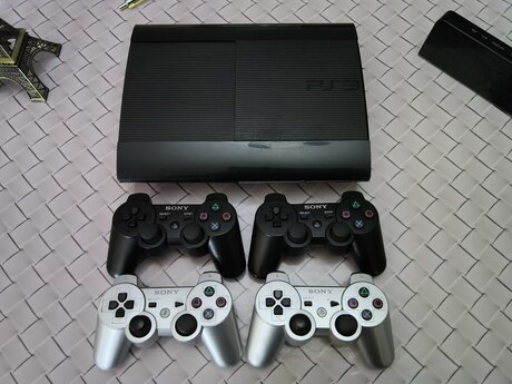  Sony PlayStation 3 Super Slim 500 GB