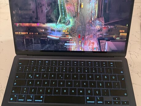 Apple MacBook Air M2 16 GB /256 GB Apple MacBook Air M2 16 GB /256 GB