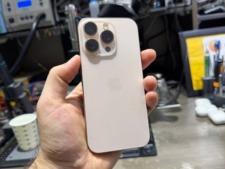 Apple iPhone 16 Pro Desert Titanium 256GB/8GB