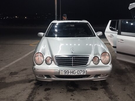 Mercedes E 270, 2001 il