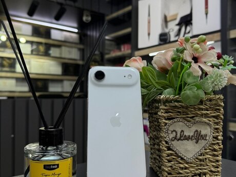 Apple iPhone Air Cloud White 256GB/8GB