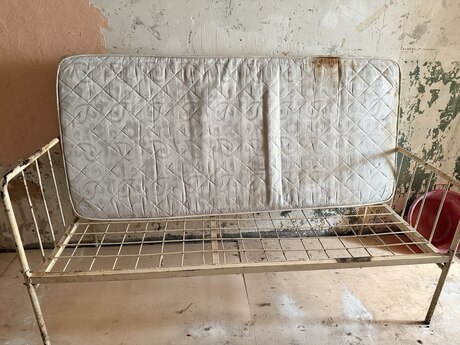 Dəmir çarpayı Dəmir çarpayı