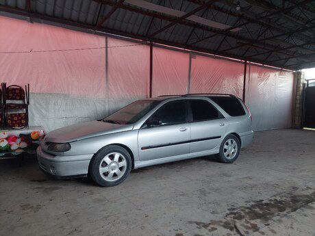 Renault Laguna, 2000 il Renault Laguna, 2000 il