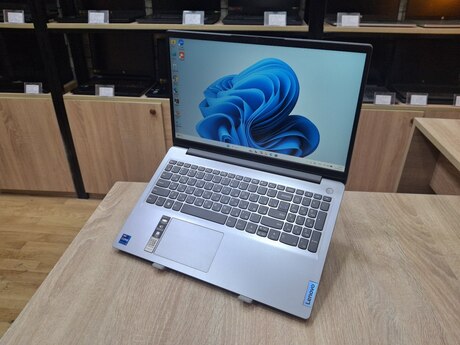 Noutbuk Lenovo i7 1255U 16GB RAM 512GB SSD