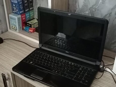 Noutbuk Fujitsu-Siemens  