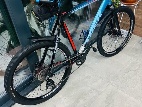 Velosiped Trek 29
