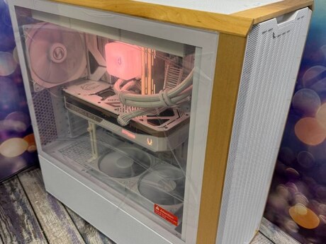 IAT Gaming PC White Edition 5070Ti Ryzen 7 IAT Gaming PC White Edition 5070Ti Ryzen 7